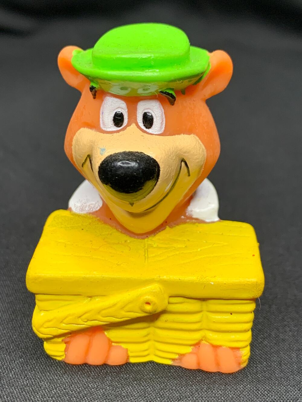1994 Arby's Yogi Bear Picnic Basket Water Squirter Kids Meal Toy Hanna Barbera